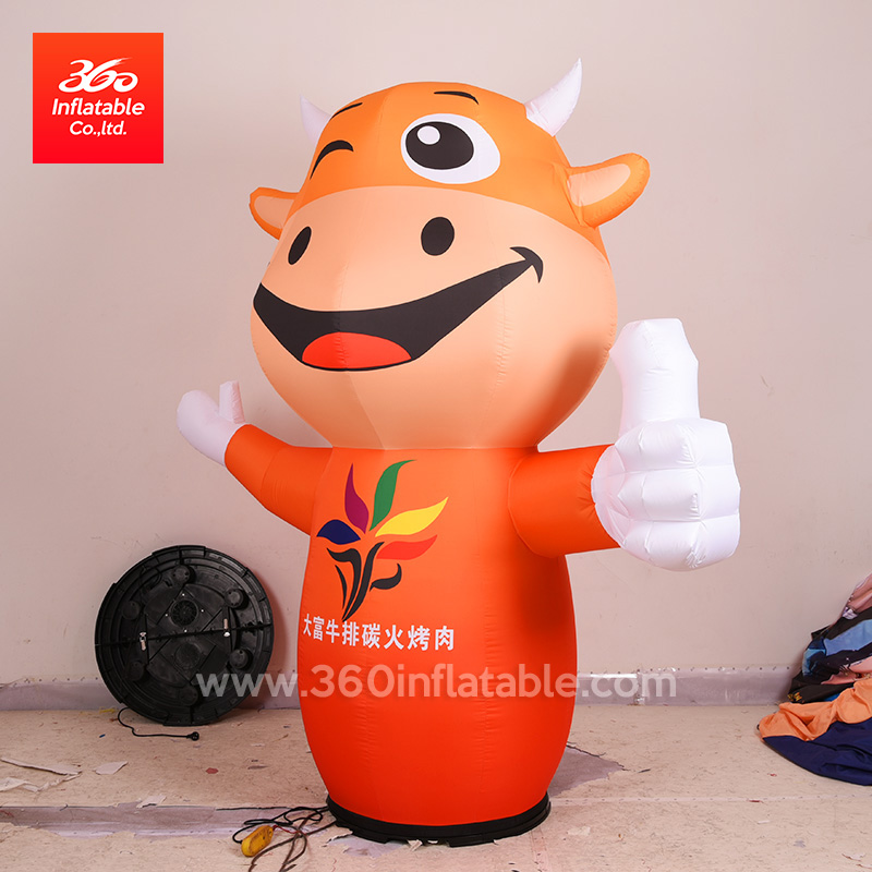 Hot selling customized inflatable cartoon dairy cattle cow lamp post with LED for promotion advertising factory price